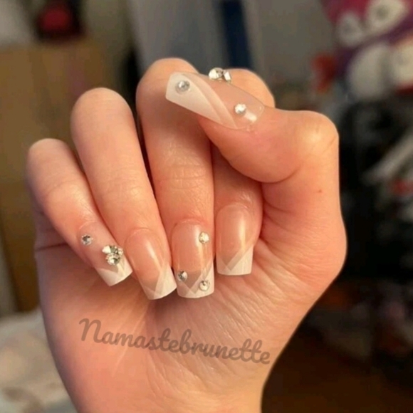 Rhinestone Heart French Manicure Press On Nails - Picture 5 of 14